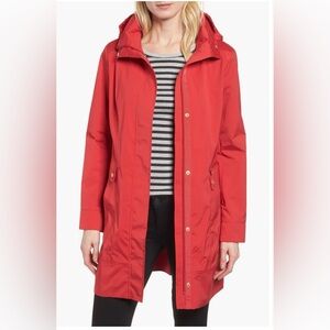 Cole Haan Back Bow Hooded Packable Raincoat in Red • Women’s Medium Petite